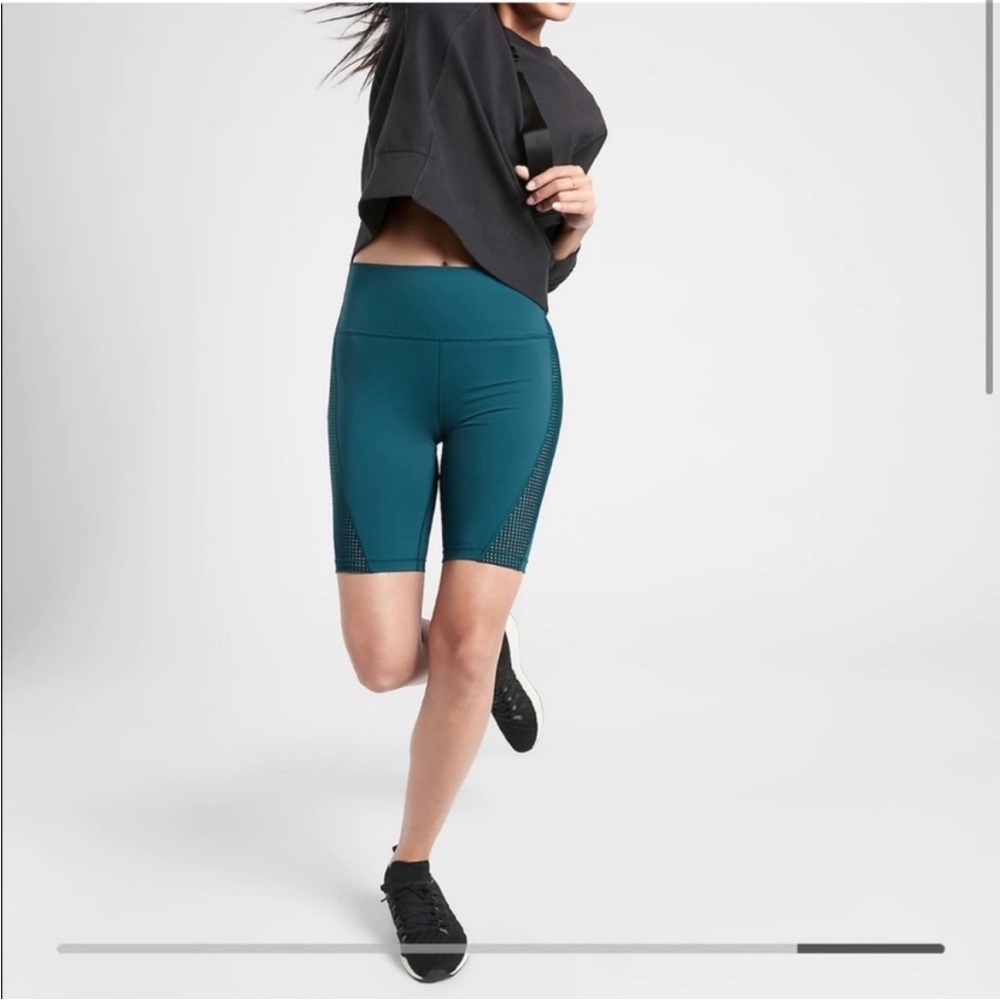 Athleta HIIT It 9” Bike Short Size XS